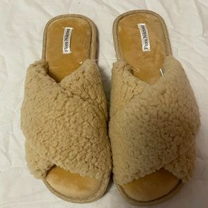 Beige slippers size 5/6